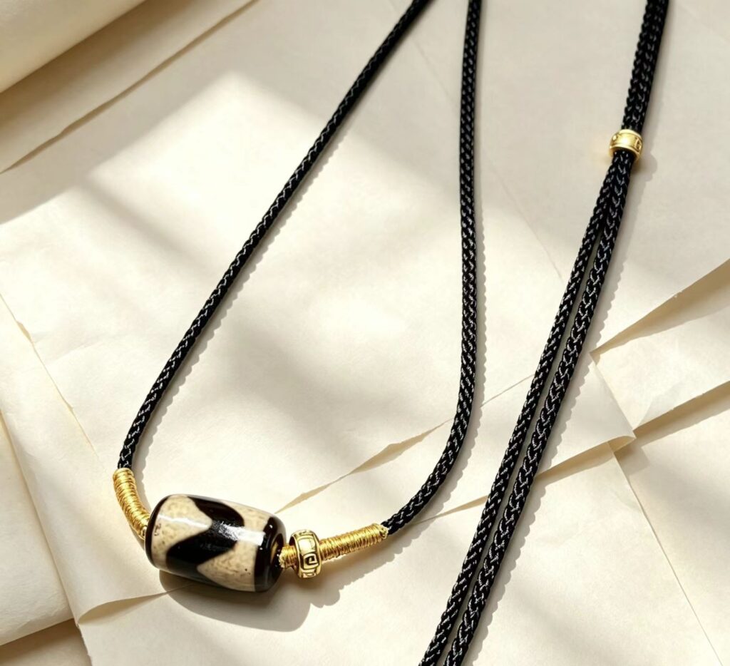 Courage Tiger Tooth Dzi Necklace f5b5df556cde7950fe0aad8fb6332ebc